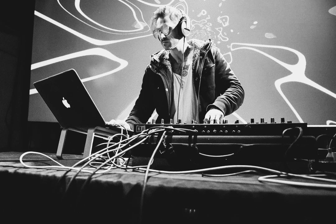 dj addicted